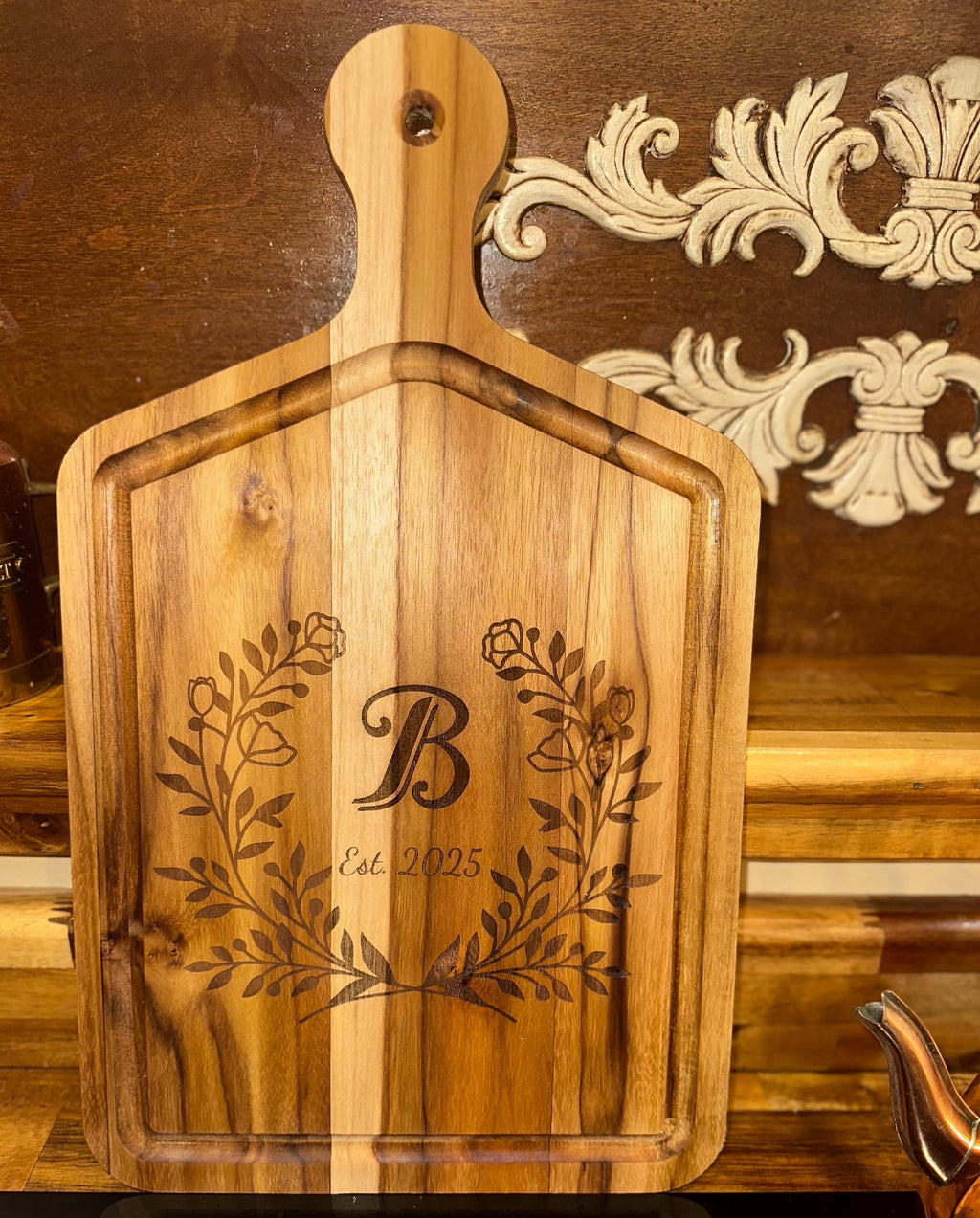 Personalized Teak Wood Cutting Board: Engraved Initial & Date